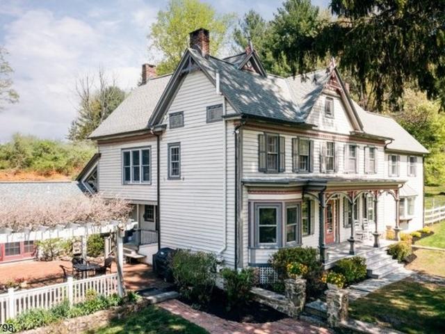 House for sale in Lebanon, New Jersey