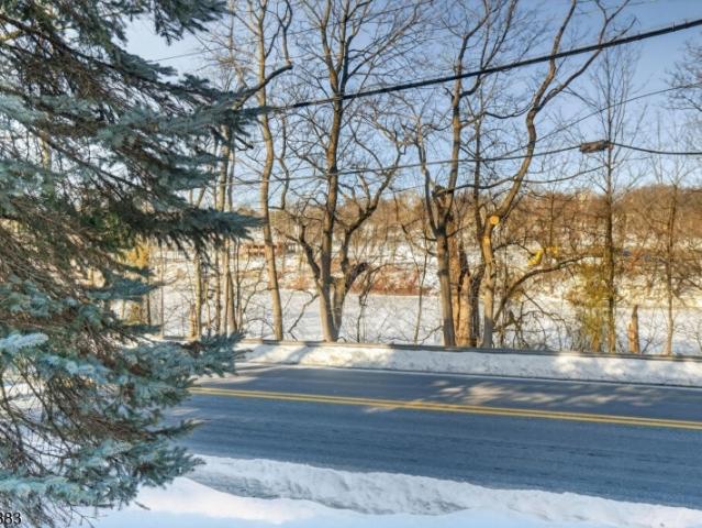 Condo for sale in Elmwood Park, New Jersey