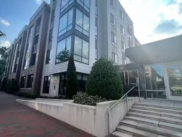 Condo for rent in Fort Washington