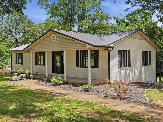 House for sale in Mayfield, Kentucky