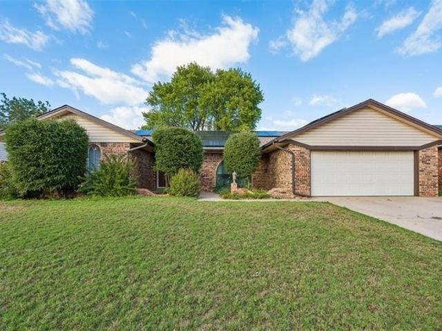 House for sale in Yukon, Canadian County