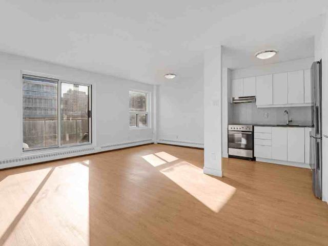 Apartment for rent in Byward Market, Ottawa