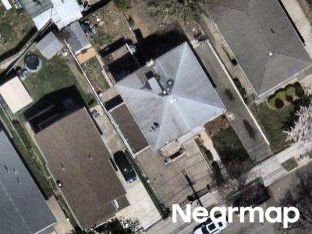 House for sale in Queens, Arverne