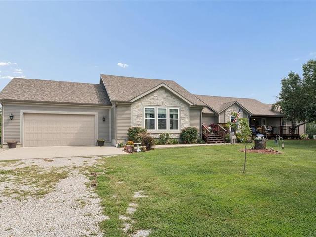 House for sale in Harrisonville, Missouri