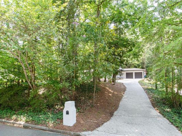 House for sale in Red Oak, Georgia