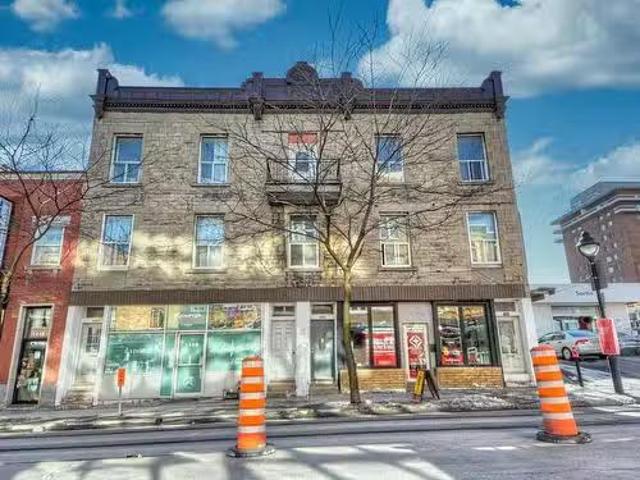 House for rent in Village gai, Montréal