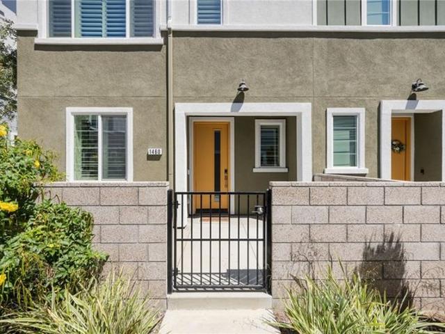 Townhouse for sale in Canoga Park, California