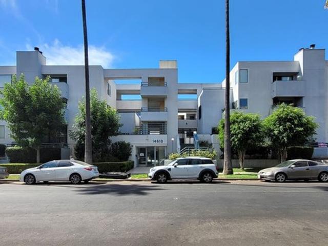 Condo for sale in Canoga Park, California