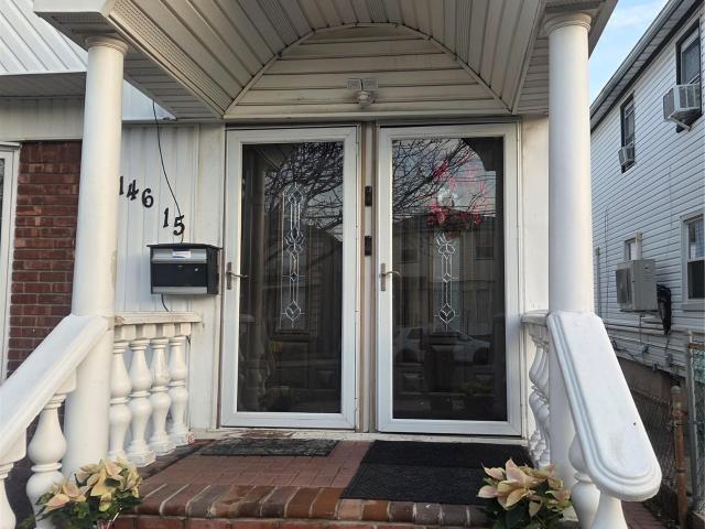 House for sale in Queens, Arverne