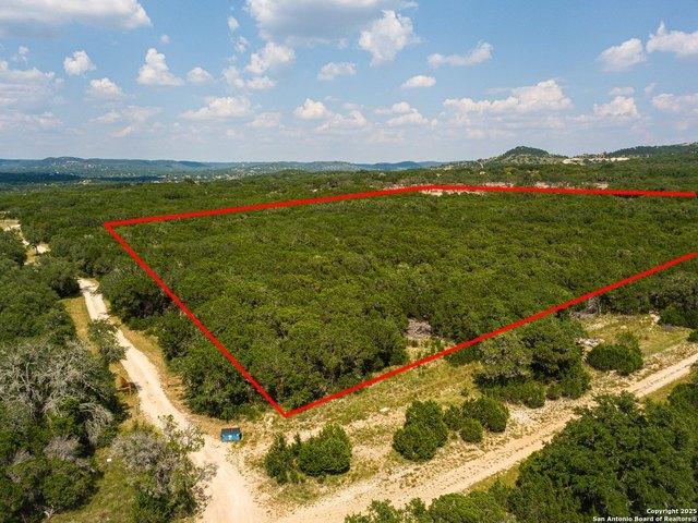 Farm for sale in Pipe Creek, Texas