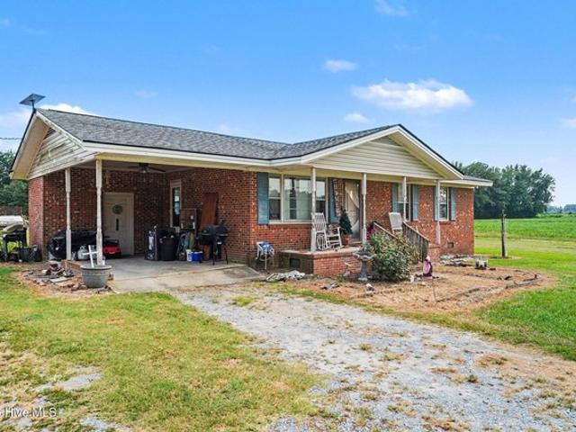 House for sale in Laurelwood Hills, Smithfield