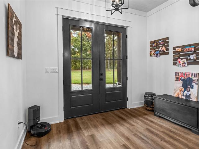 House for sale in Gravette, Benton County