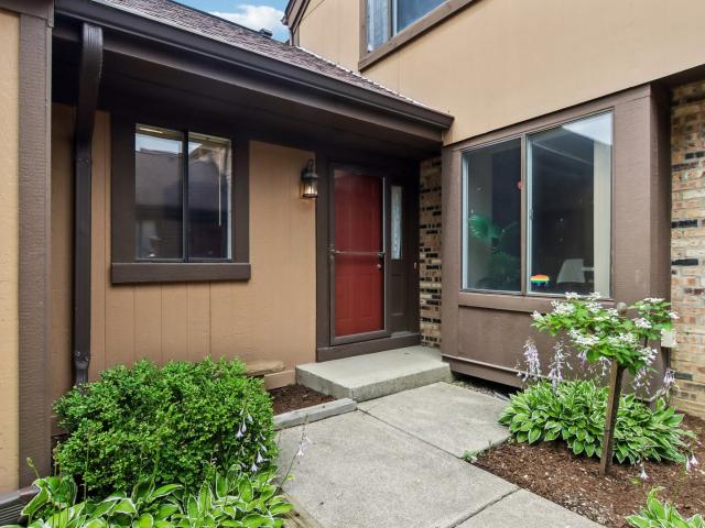 Townhouse for sale in Buffalo Grove, Illinois