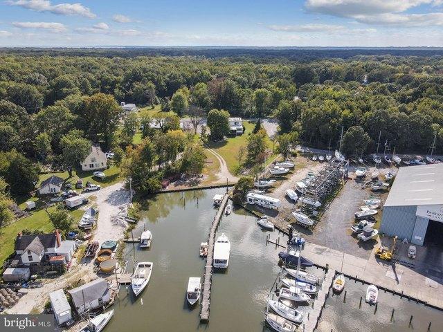 House for sale in Shady Side, Maryland