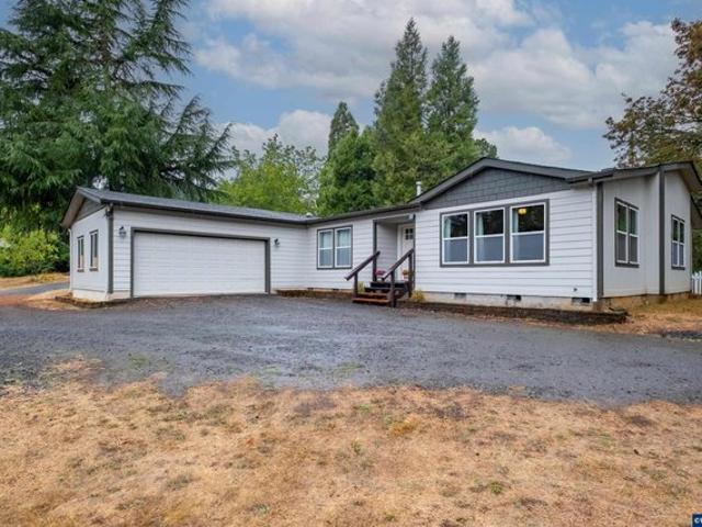 House for sale in Oregonia