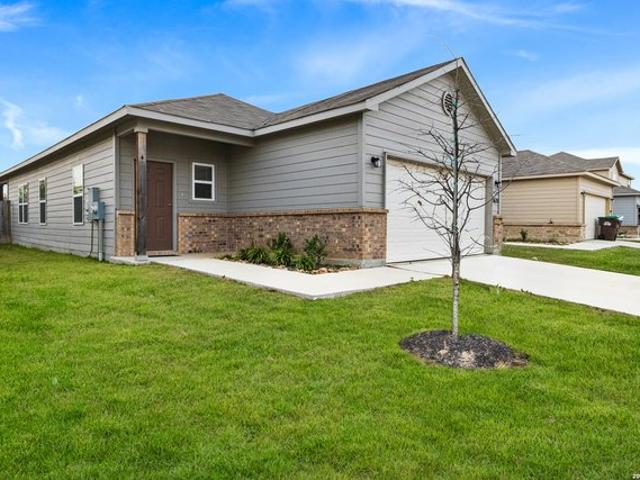 House for sale in Elmendorf, Texas