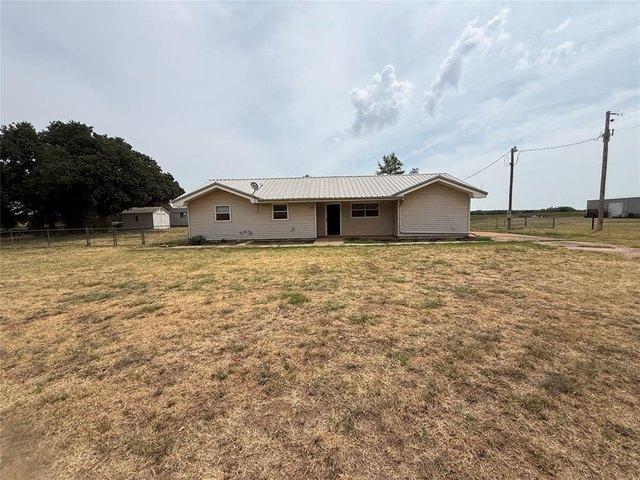 House for sale in Dover, Oklahoma
