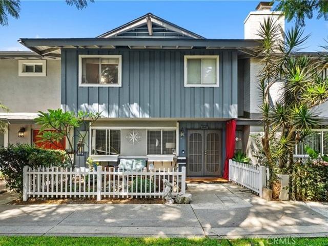 Townhouse for sale in Tustin, California
