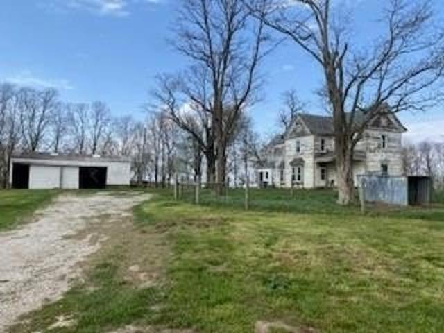House for sale in Tower Hill, Illinois