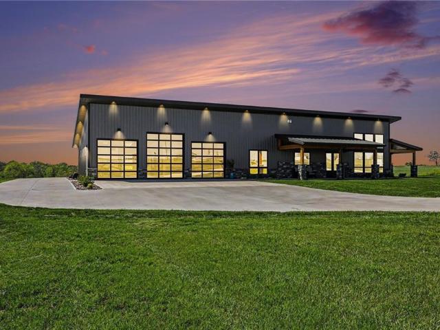 House for sale in Smithville, Missouri