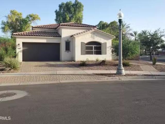 House for sale in Avondale