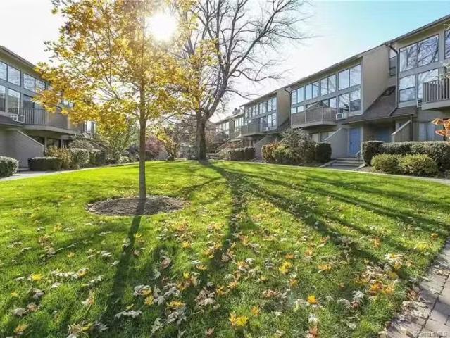 Apartment for rent in Darien