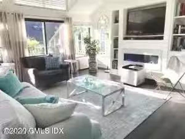 Apartment for rent in Darien