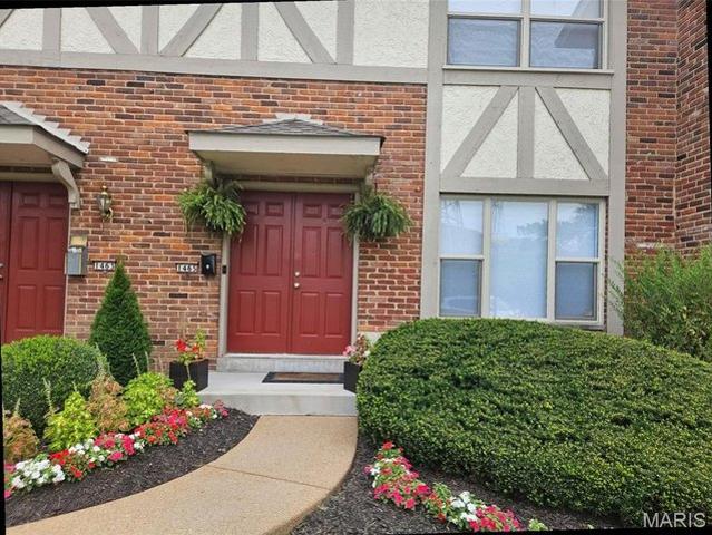 Townhouse for sale in Creve Coeur, Missouri