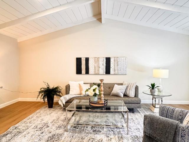 Condo for sale in Saratoga, California