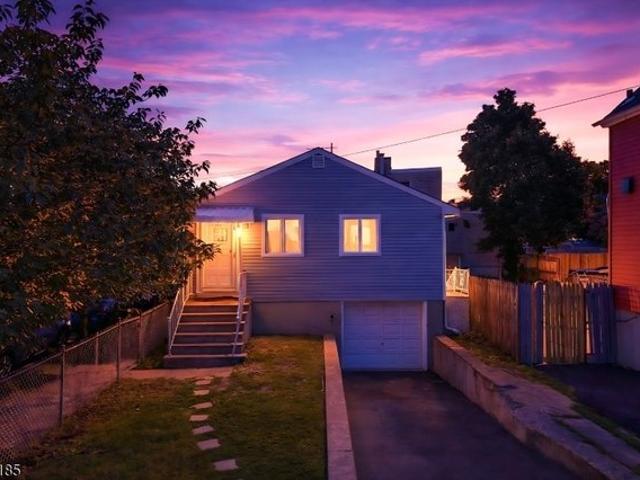 House for sale in Hudson, New Jersey