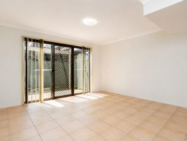 Townhouse for rent in Fernbrook, Queensland