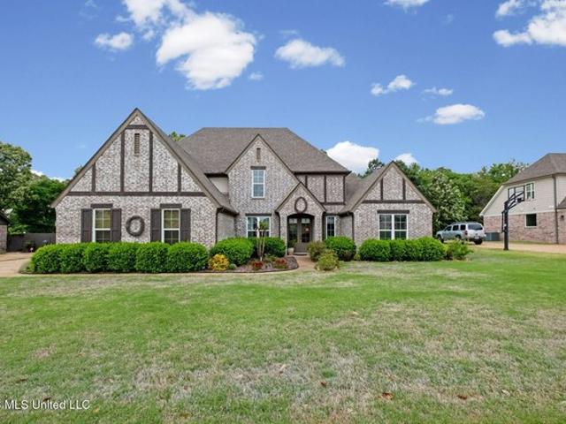 House for sale in Nesbit, Mississippi