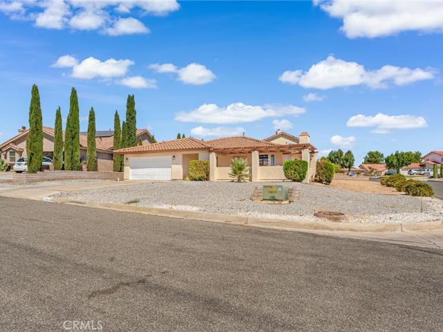 House for sale in Silver Lakes, Helendale