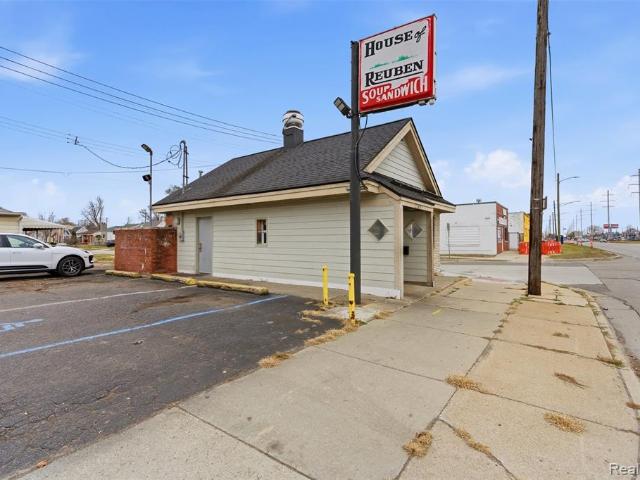 Commercial for sale in Warren, Michigan