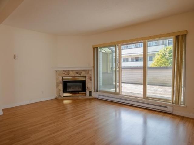 Townhouse for sale in Uptown, White Rock