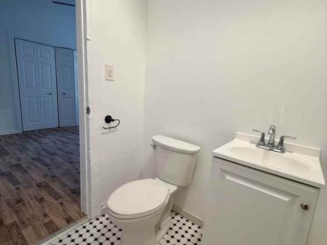 Apartment for rent in Canoga Park, California
