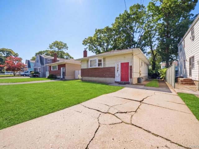 House for sale in Hempstead Hills (West), Village of Hempstead