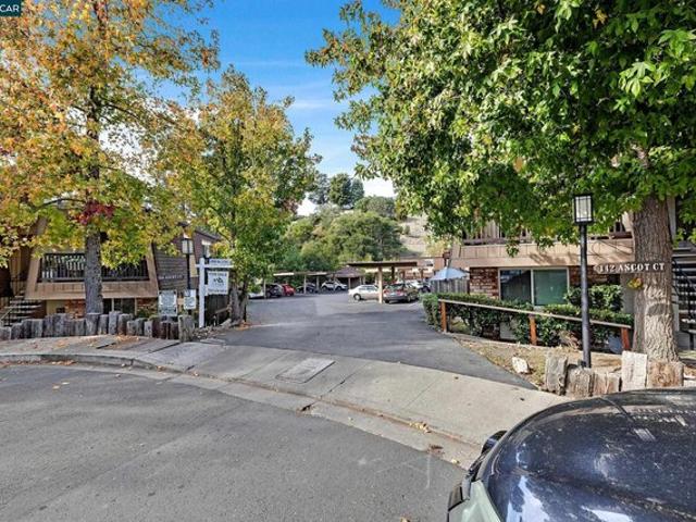 Condo for sale in Moraga, California