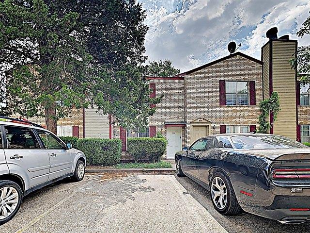 Townhouse for sale in Duncanville, Texas
