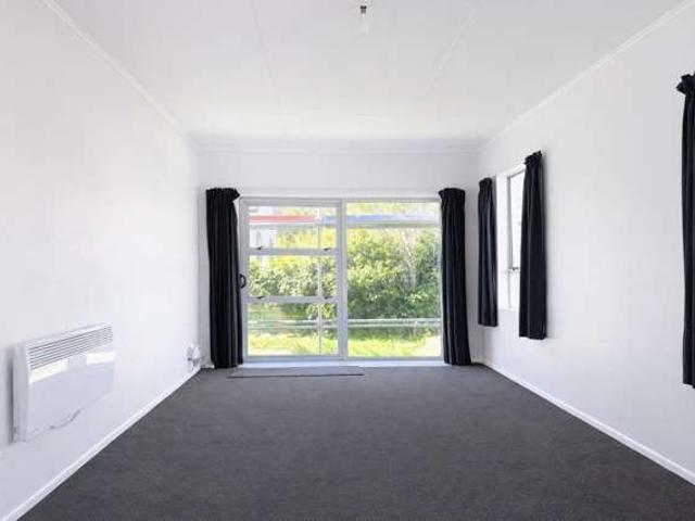 Apartment for rent in Days Bay, Wellington