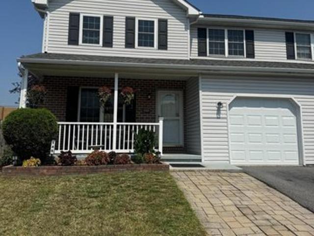 Townhouse for sale in Sinking Spring, Pennsylvania