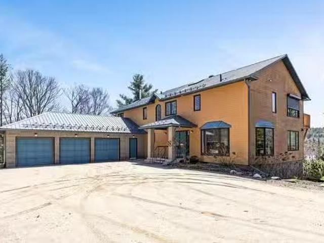 House for sale in Les Collines-de-l'outaouais, Quebec