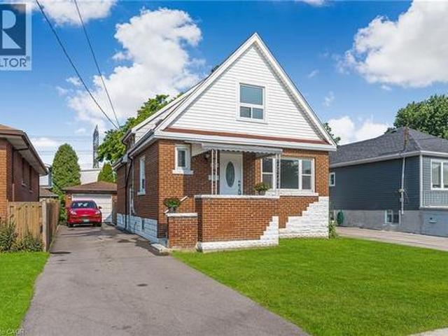 House for sale in Ancaster, Ontario