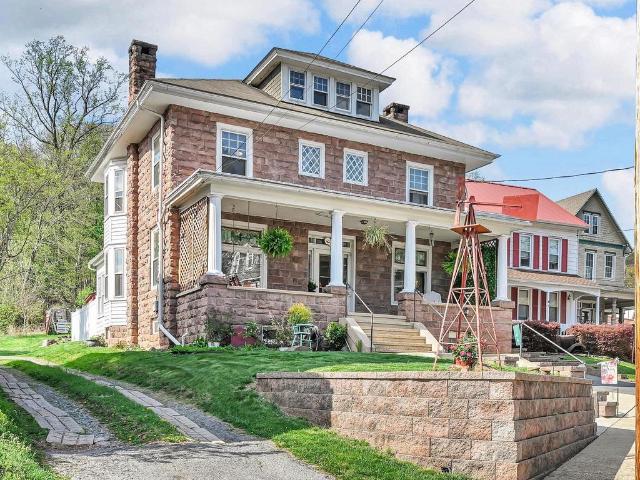 House for sale in Adamstown, Pennsylvania