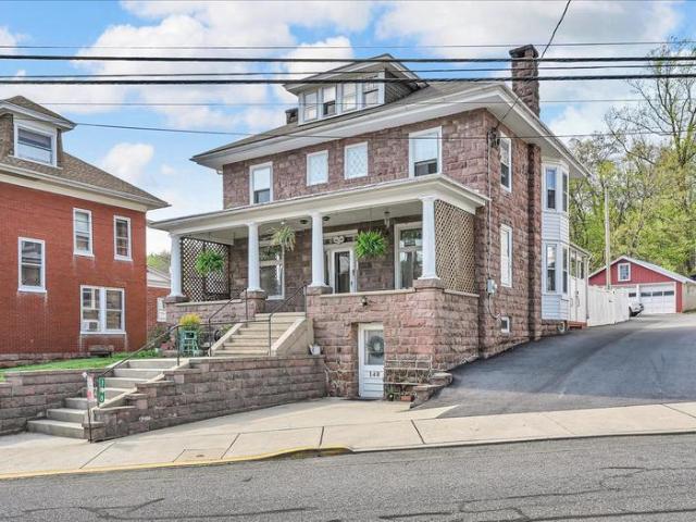 House for sale in Adamstown, Pennsylvania