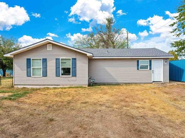 House for sale in Elgin, Comanche County