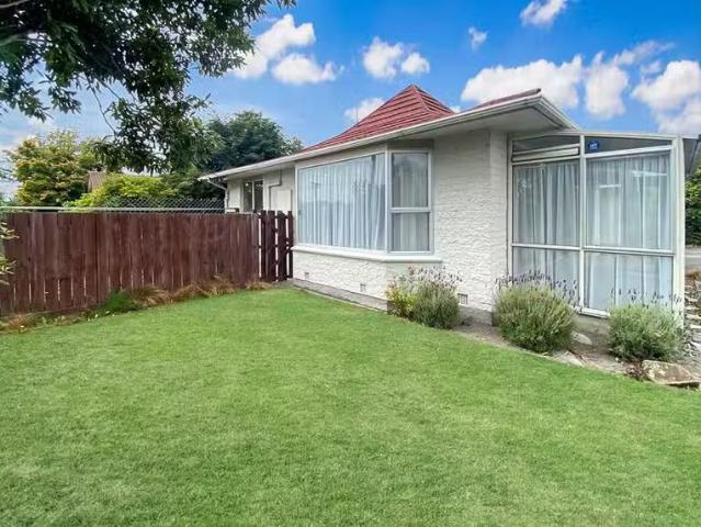 House for sale in Chaslands, Canterbury