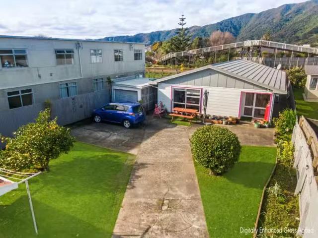 House for sale in Days Bay, Wellington