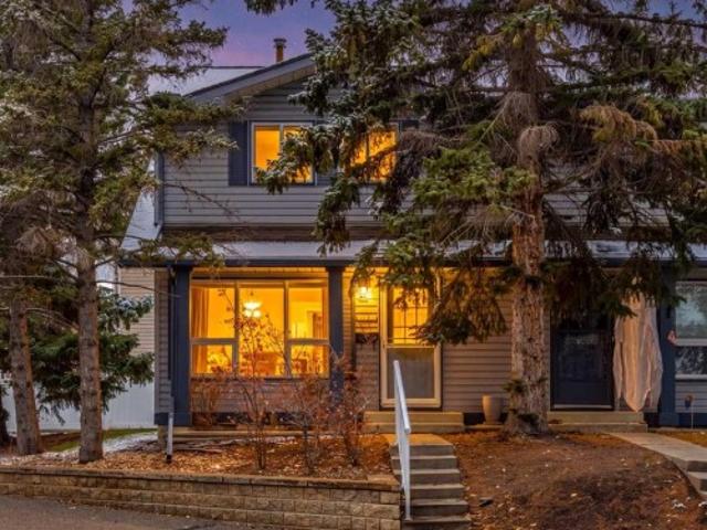 Townhouse for sale in Woodpark Terrace, Calgary