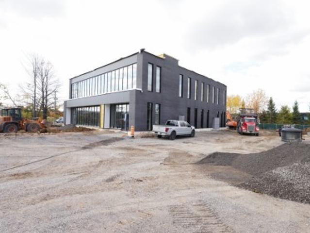 Commercial for rent in Boisbriand, Laurentides